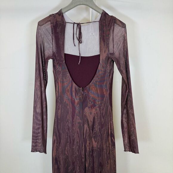 Louna Mesh Overlay Dress - Picture 10 of 11